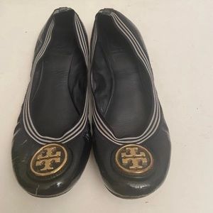 Tory Burch  sz 8.5 Navy Blue patent leather ballet flats  with white stripes